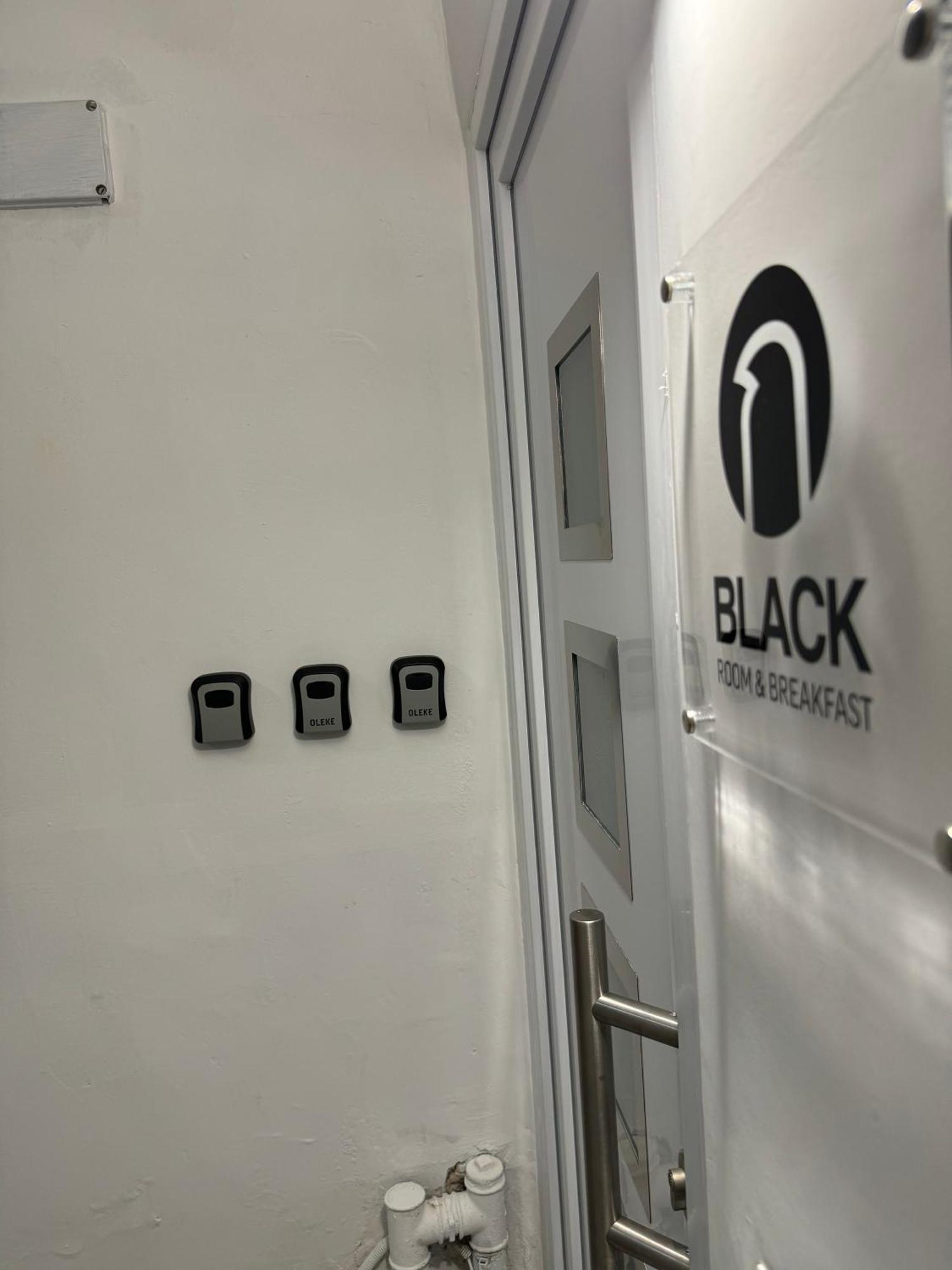 Black Room & Breakfast Bari Exteriör bild