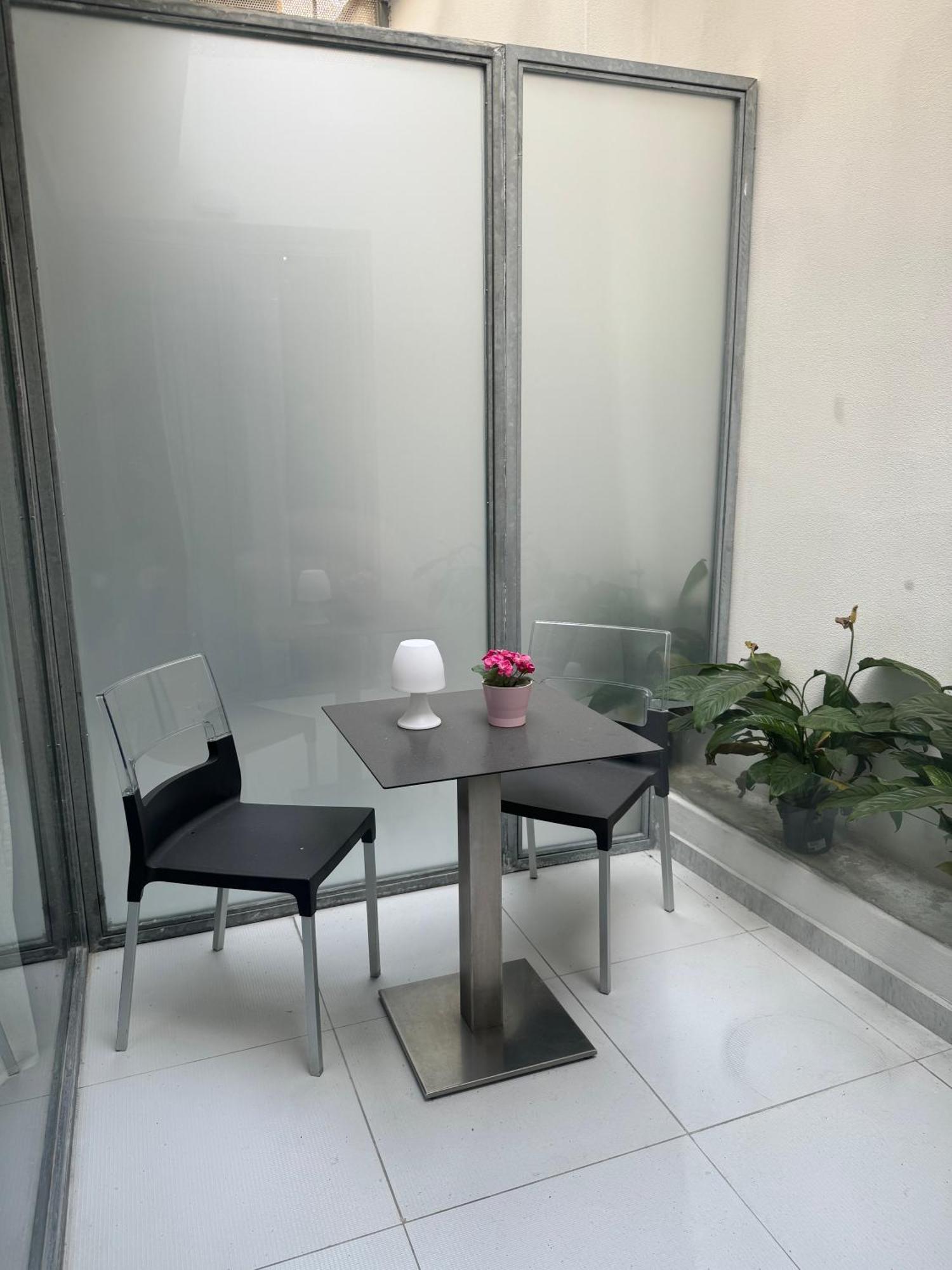 Black Room & Breakfast Bari Exteriör bild